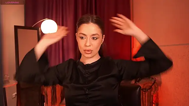 Snapshot of EmiliyaRoude chatting on December 2025 01:05:02 PM EmiliyaRoude online show from December 2025 01:05:02 PM