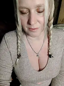 Snapshot of Bouncy-Bella28X chatting on September 2025 01:22:02 PM Bouncy-Bella28X online show from September 2025 01:22:02 PM