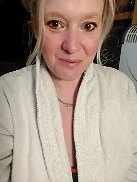 Snapshot of Bouncy-Bella28X chatting on October 2025 08:27:05 AM Bouncy-Bella28X online show from October 2025 08:27:05 AM