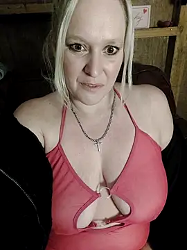 Snapshot of Bouncy-Bella28X chatting on November 2025 10:32:02 PM Bouncy-Bella28X online show from November 2025 10:32:02 PM