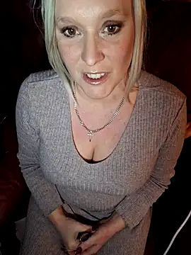 Bouncy-Bella28X online show from February 2026 10:48:01 PM