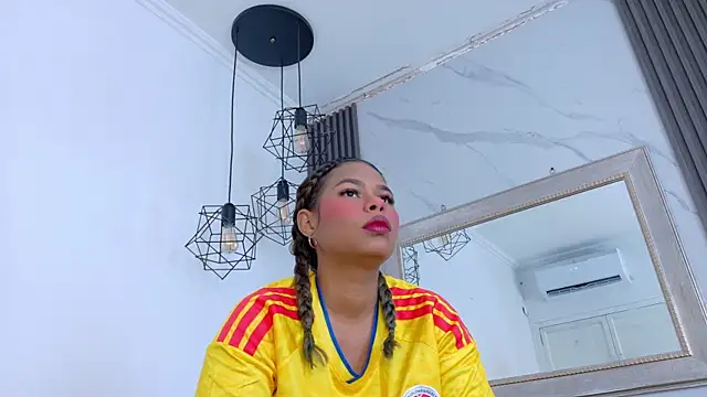 Snapshot of keyla_mejia chatting on June 2026 12:22:01 PM keyla mejia online show from June 2026 12:22:01 PM