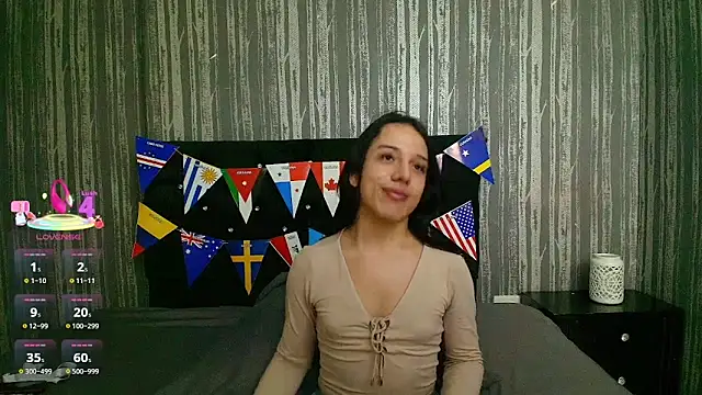 Snapshot of Alicee_Moonn chatting on June 2026 05:15:01 PM Alicee Moonn online show from June 2026 05:15:01 PM