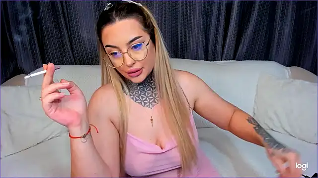 Snapshot of Bom_Bon1 chatting on November 2025 06:01:02 PM Bom Bon1 online show from November 2025 06:01:02 PM