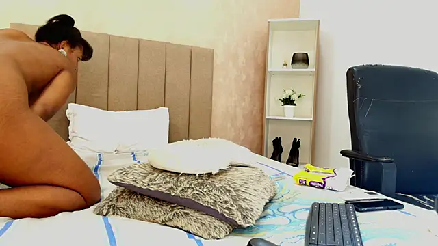 DiannaWild online show from December 2025 04:34:02 PM