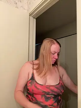 Snapshot of ChiliRoja chatting on October 2025 05:35:02 AM ChiliRoja online show from October 2025 05:35:02 AM