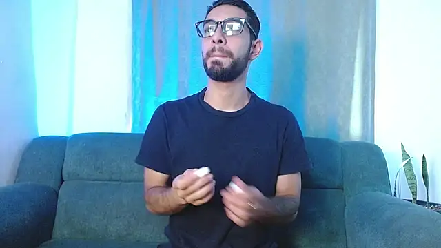 ReyPablo1 online show from October 2025 09:15:01 PM