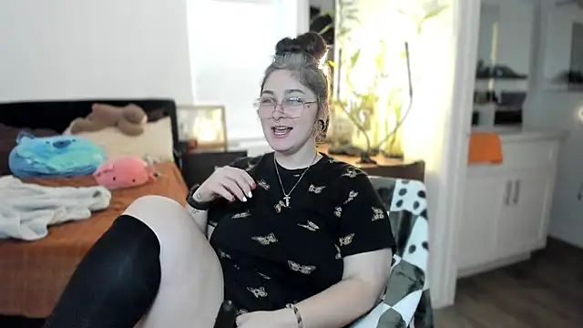 Alix Valentine online show from December 2025 09:02:01 PM