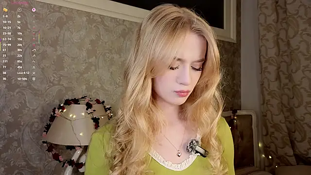 Snapshot of Emma_Frosty chatting on May 2026 09:45:01 PM Emma Frosty online show from May 2026 09:45:01 PM