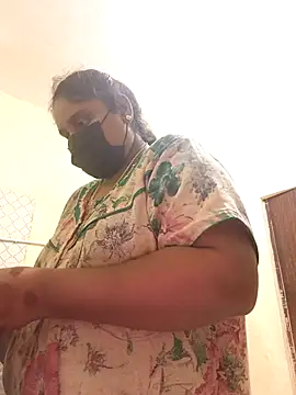 Villageanuty online show from October 2025 06:58:02 AM