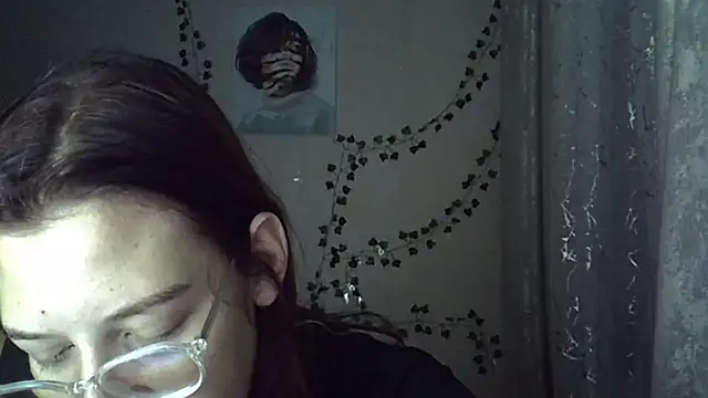 Lily Ember online show from October 2025 07:03:01 PM