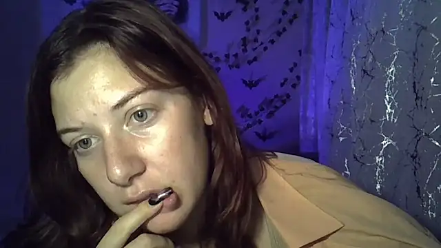 Lily Ember online show from October 2025 05:17:01 PM