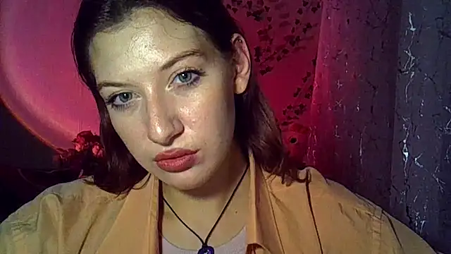 Lily Ember online show from November 2025 06:41:02 PM