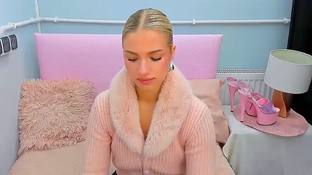 EvetteRose online show from October 2025 03:23:02 PM