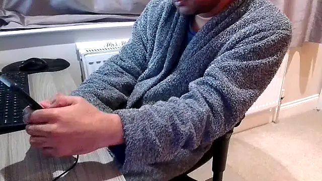 Snapshot of rogamuffin chatting on March 2026 11:30:02 PM rogamuffin online show from March 2026 11:30:02 PM