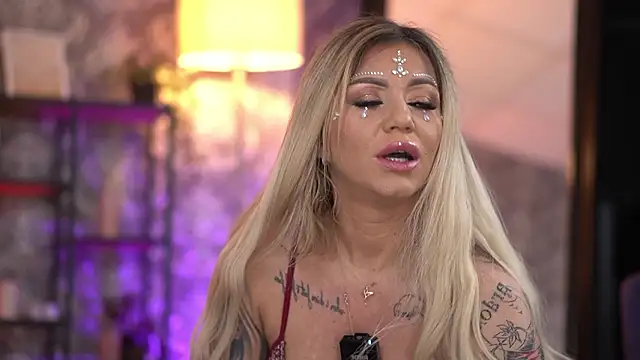 AlmaVelia online show from January 2026 10:24:01 PM