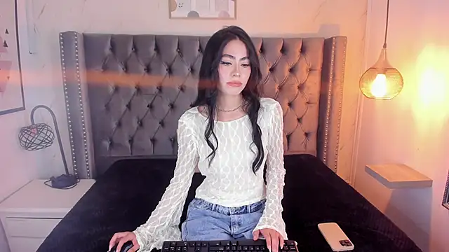 Snapshot of Anya_Belth chatting on May 2026 02:33:02 PM Anya Belth online show from May 2026 02:33:02 PM