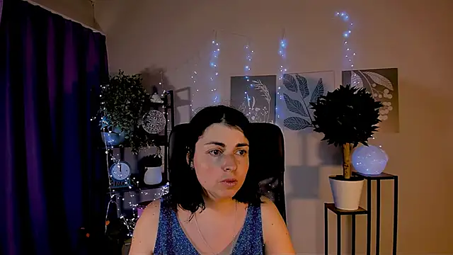 Snapshot of MartaEdams chatting on May 2026 06:20:01 AM MartaEdams online show from May 2026 06:20:01 AM