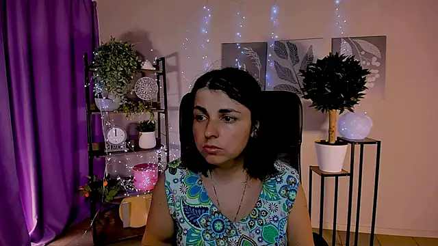 Snapshot of MartaEdams chatting on May 2026 06:31:02 AM MartaEdams online show from May 2026 06:31:02 AM