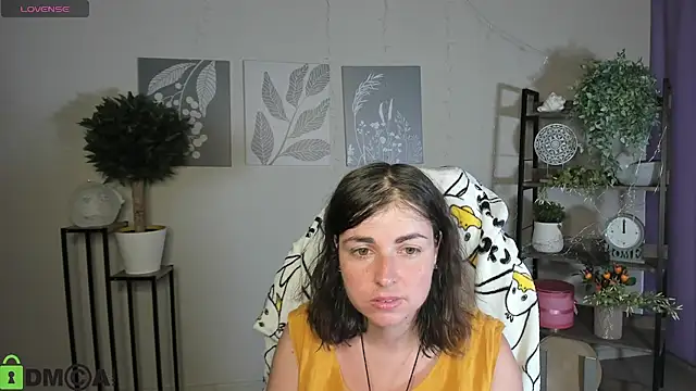 Snapshot of MartaEdams chatting on July 2026 05:10:02 AM MartaEdams online show from July 2026 05:10:02 AM