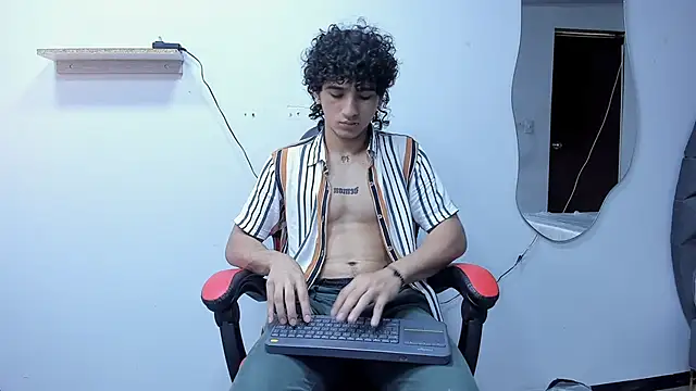 Snapshot of JackesTaylor chatting on September 2025 04:58:01 AM JackesTaylor online show from September 2025 04:58:01 AM