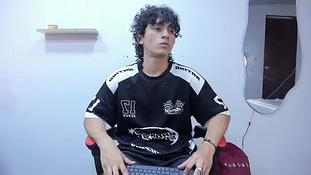 Snapshot of JackesTaylor chatting on September 2025 04:47:02 AM JackesTaylor online show from September 2025 04:47:02 AM