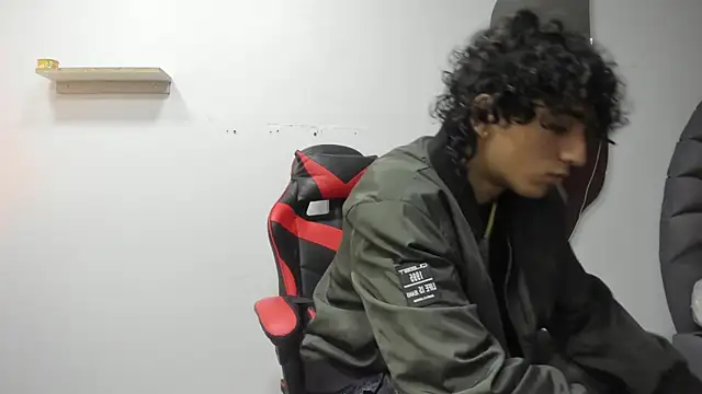 Snapshot of JackesTaylor chatting on October 2025 04:56:01 AM JackesTaylor online show from October 2025 04:56:01 AM