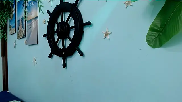 eladyrous98 online show from October 2025 02:37:02 PM