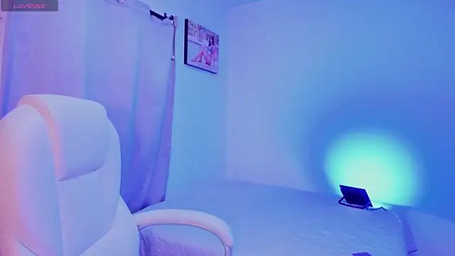 SelenaStonne online show from April 2026 07:08:01 PM