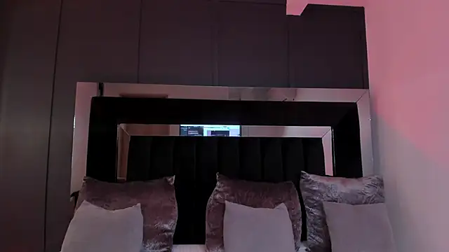 sofiaa brown online show from October 2025 04:59:02 AM