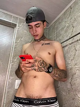 samm4044 online show from October 2025 03:31:02 AM