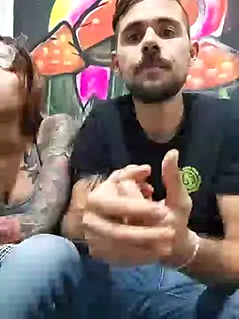 Snapshot of parejajuguetona420 chatting on November 2025 03:17:01 AM parejajuguetona420 online show from November 2025 03:17:01 AM