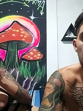 Snapshot of parejajuguetona420 chatting on March 2026 03:32:01 AM parejajuguetona420 online show from March 2026 03:32:01 AM