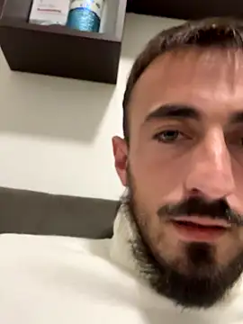 mario231197 online show from October 2025 07:03:02 PM