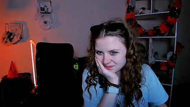 foxy tease  online show from October 2025 10:42:02 PM