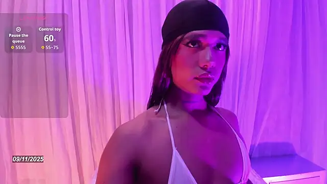 Snapshot of Dreams_Chloe chatting on November 2025 09:24:01 PM Dreams Chloe online show from November 2025 09:24:01 PM