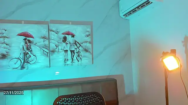 Snapshot of Dreams_Chloe chatting on November 2025 05:31:01 AM Dreams Chloe online show from November 2025 05:31:01 AM