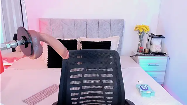 Taylormaxwell online show from January 2026 10:12:02 PM