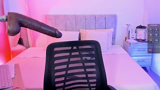 Taylormaxwell online show from February 2026 08:57:02 PM