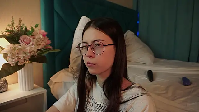 Snapshot of ywixos chatting on February 2026 02:45:01 PM ywixos online show from February 2026 02:45:01 PM