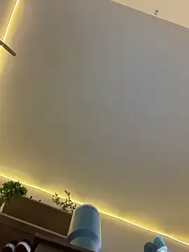 raynareign online show from March 2026 07:22:02 AM