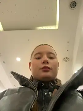 StephanieMur online show from November 2025 03:50:02 AM