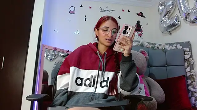 Snapshot of Kitty_Slim chatting on October 2025 01:07:01 PM Kitty Slim online show from October 2025 01:07:01 PM