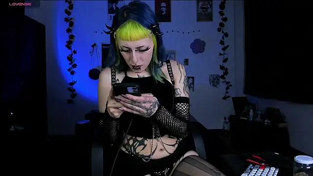 Snapshot of kattusauruss chatting on February 2026 02:19:01 AM kattusauruss online show from February 2026 02:19:01 AM