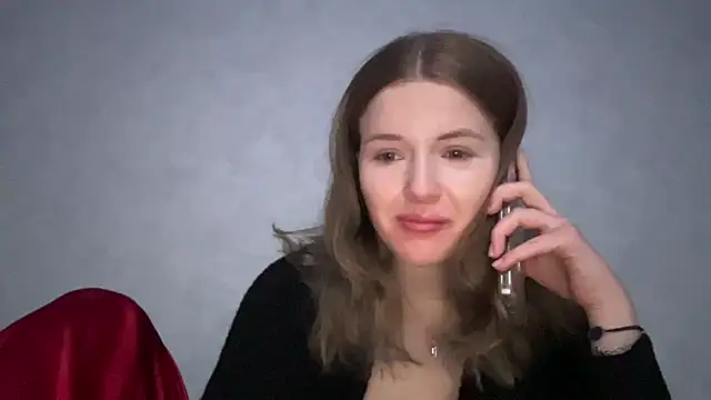 LilMiia online show from December 2025 01:52:02 PM