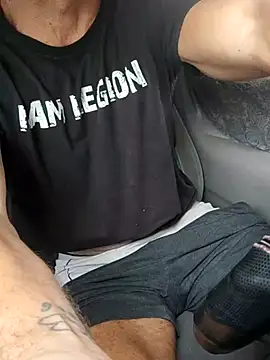 Snapshot of GreekGuyOutdoors chatting on November 2025 11:53:02 AM GreekGuyOutdoors online show from November 2025 11:53:02 AM