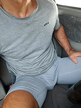 Snapshot of GreekGuyOutdoors chatting on November 2025 06:04:02 AM GreekGuyOutdoors online show from November 2025 06:04:02 AM