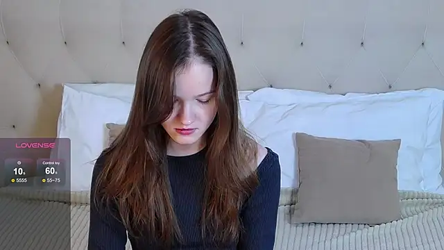 MichelleRoux online show from October 2025 12:13:02 PM