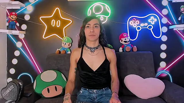 Snapshot of TiffValentinee_ chatting on September 2025 08:08:01 PM TiffValentinee online show from September 2025 08:08:01 PM