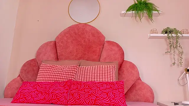 Snapshot of TiffValentinee_ chatting on October 2025 07:46:02 PM TiffValentinee online show from October 2025 07:46:02 PM